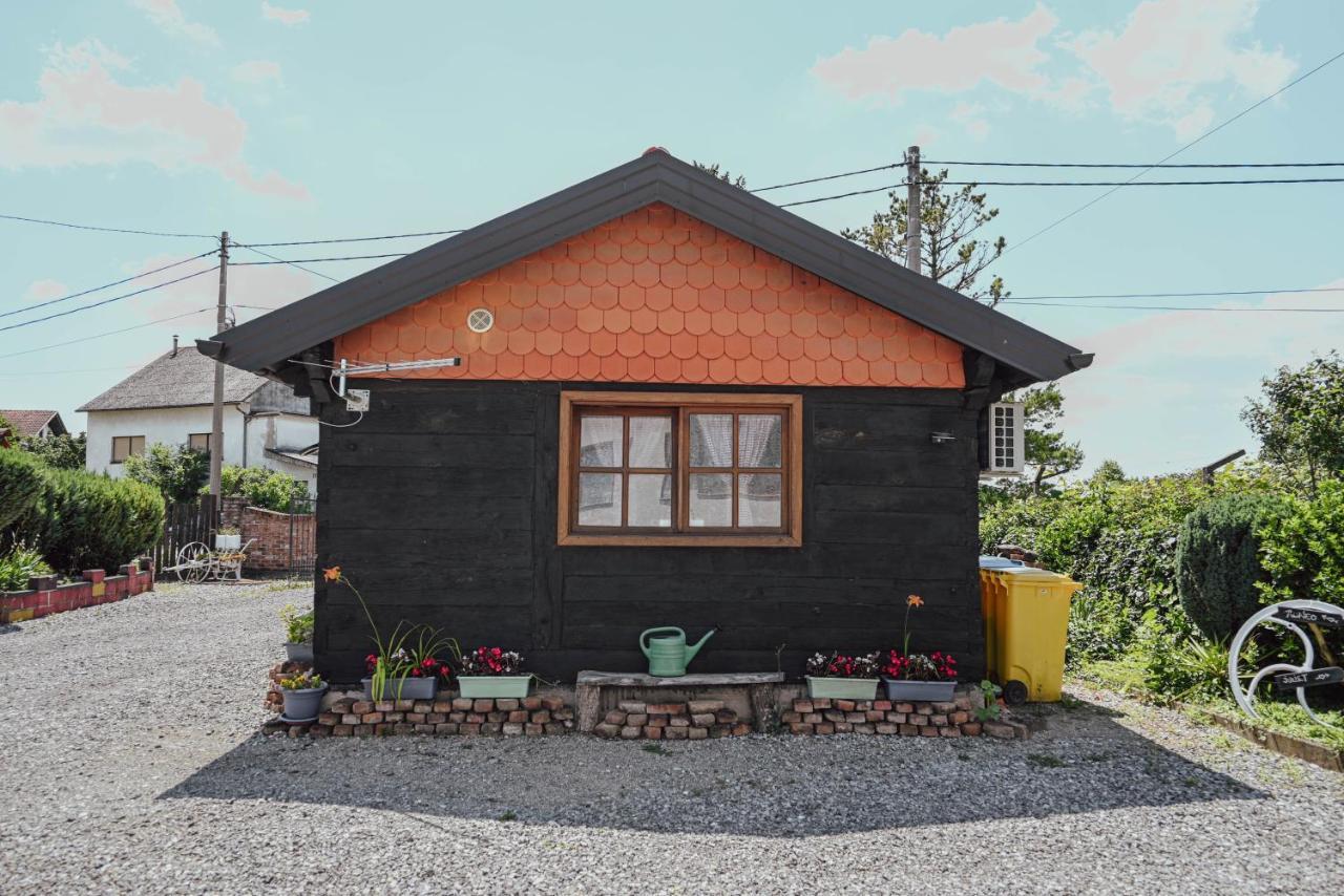 Studio Apartment Romeo Velika Gorica Exterior photo